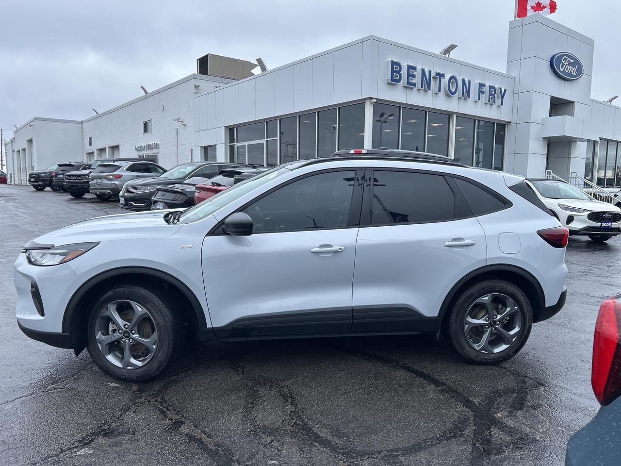 2025 Ford Escape ST LINE AWD 2.5L HYBRID ADAPTIVE CRUISE PANO ROOF Photo