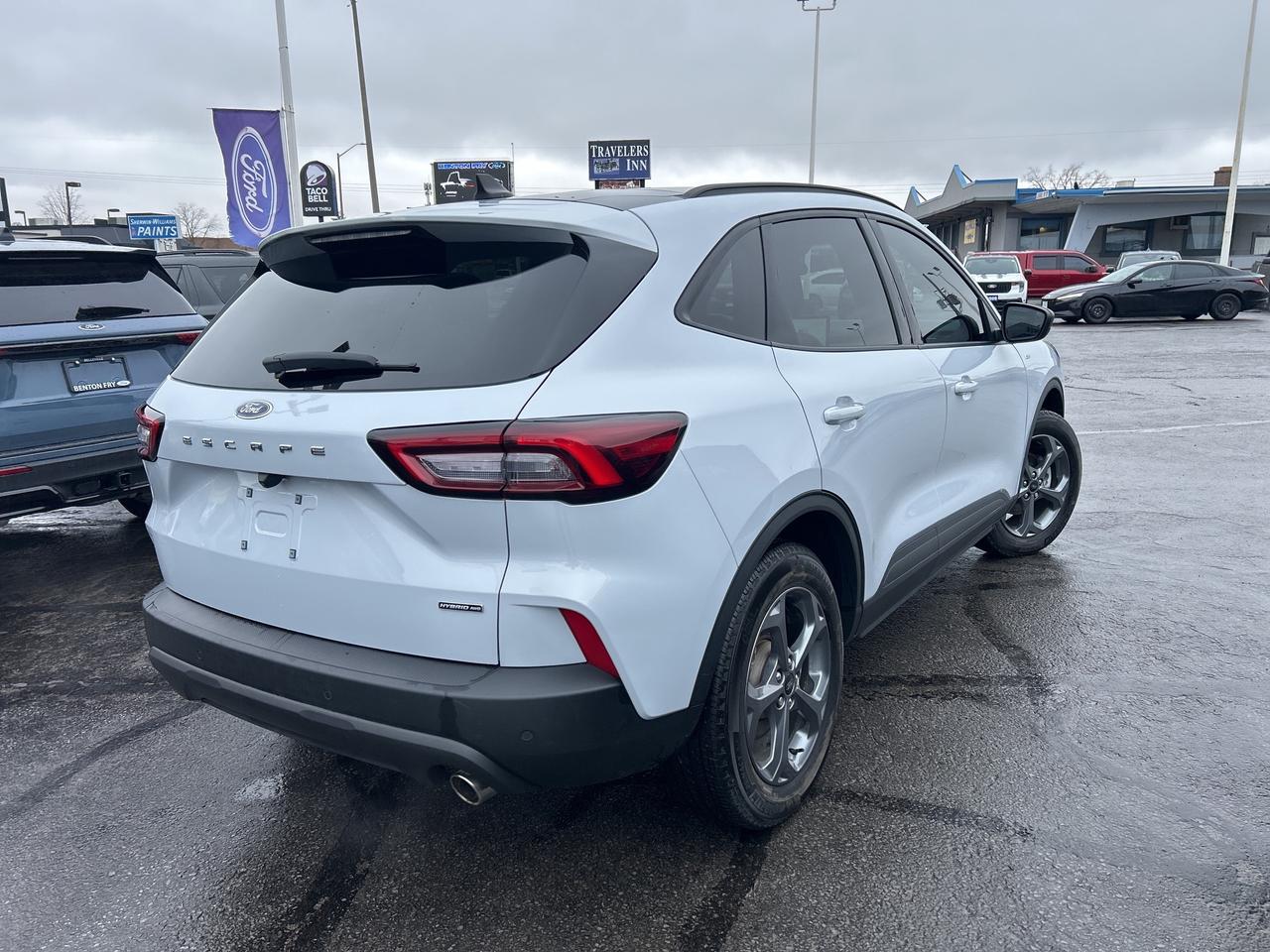 2025 Ford Escape ST LINE AWD 2.5L HYBRID ADAPTIVE CRUISE PANO ROOF Photo