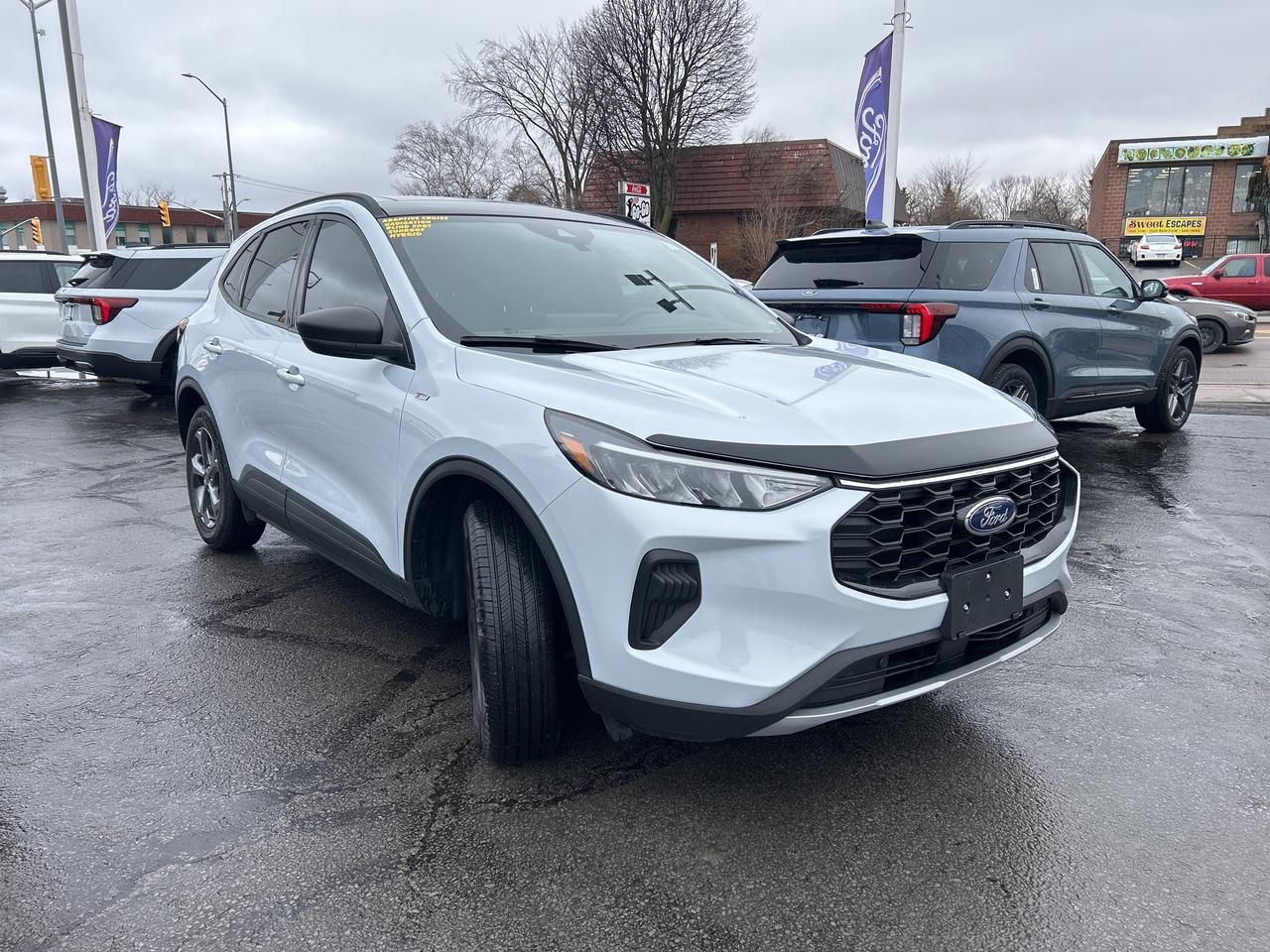 2025 Ford Escape ST LINE AWD 2.5L HYBRID ADAPTIVE CRUISE PANO ROOF Photo