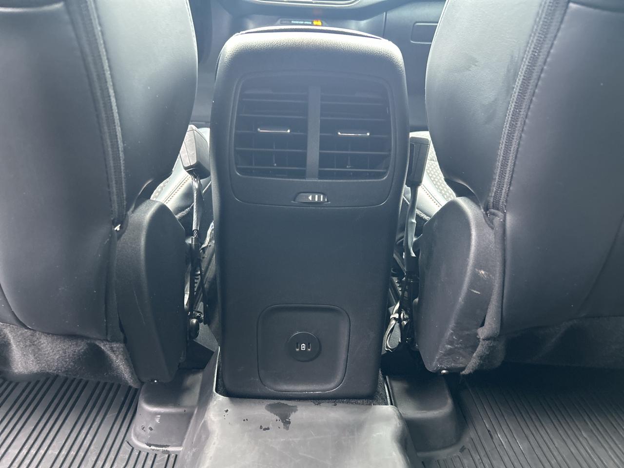 2025 Ford Escape ST LINE AWD 2.5L HYBRID ADAPTIVE CRUISE PANO ROOF Photo