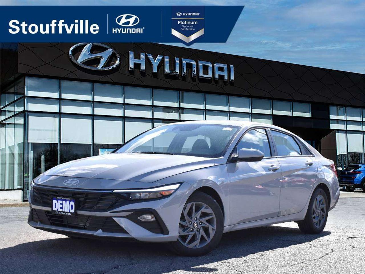 2025 Hyundai Elantra Preferred IVT demo used Photo
