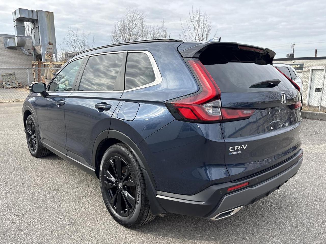 2024 Honda CR-V Hybrid Touring Honda Certified With 7YR/160K Warranty Photo3