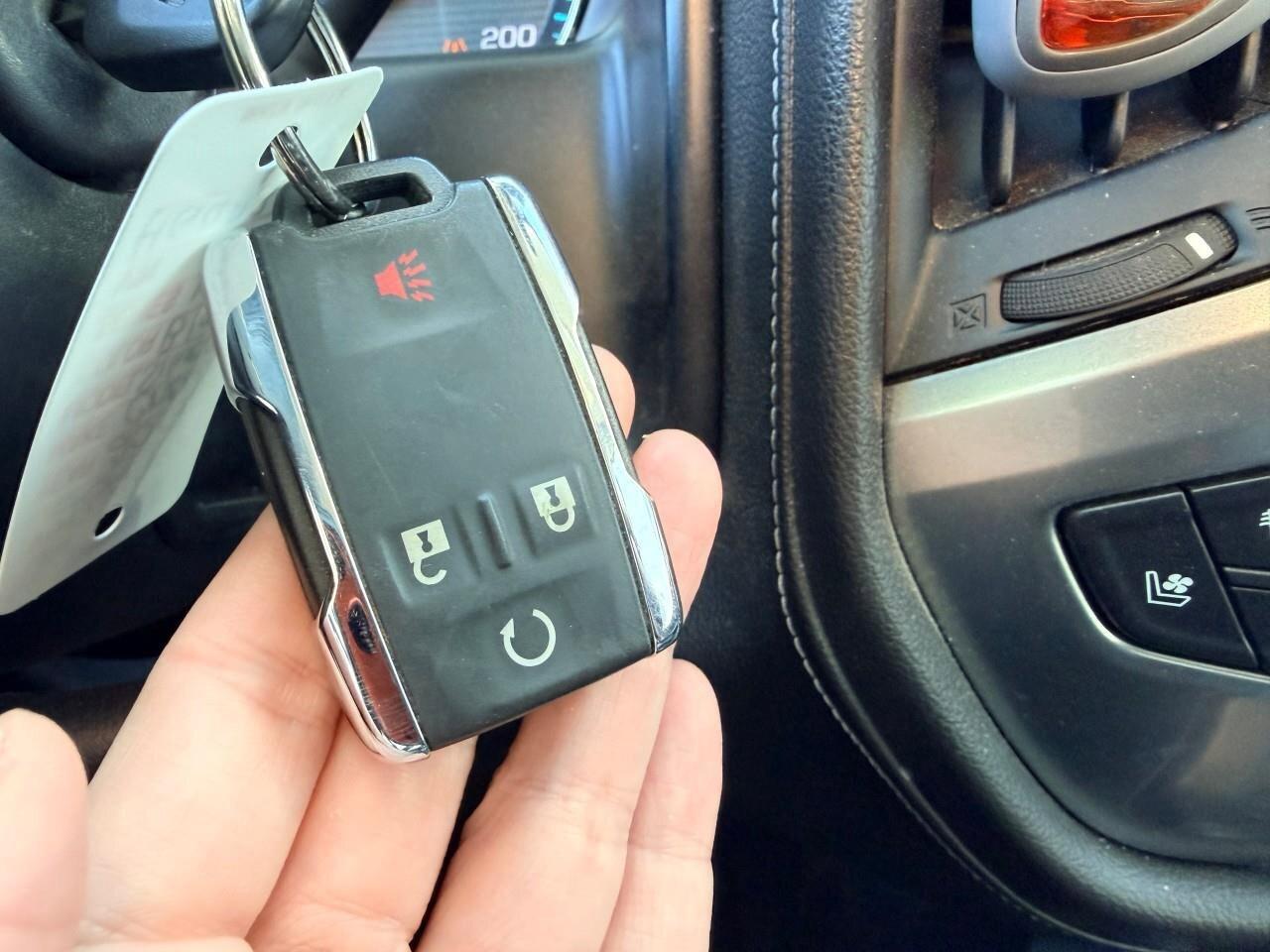2017 Chevrolet Silverado 1500 LTZLTZ, 5.3L V8, Z71, 4X4, ALLOYS, LEATHER, 1-OWNE Photo
