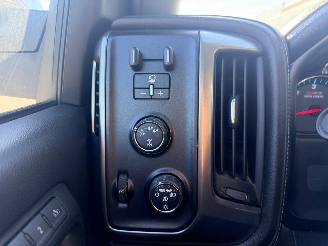 2017 Chevrolet Silverado 1500 LTZLTZ, 5.3L V8, Z71, 4X4, ALLOYS, LEATHER, 1-OWNE Photo