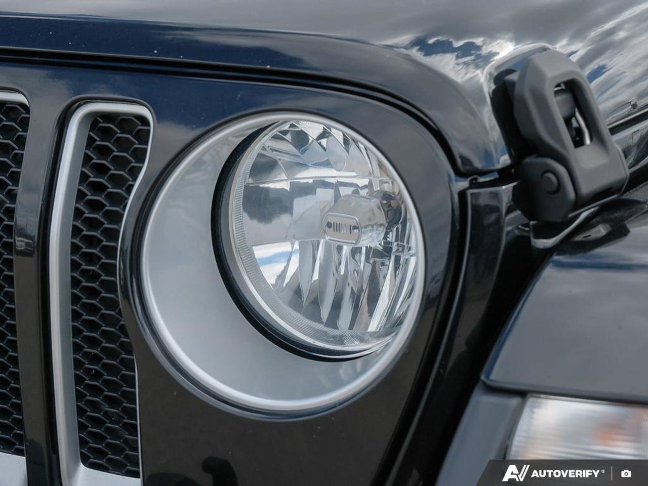2020 Jeep WRANGLER UNLIMITED SaharaSAHARA, 3.6L V6, 4X4, ALLOYS, LEATHER, CERTI Photo