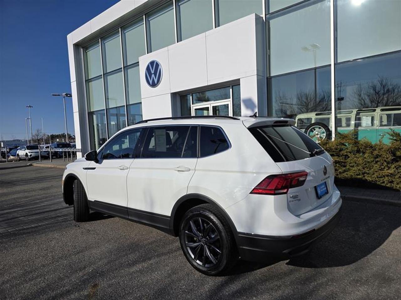 2022 Volkswagen Tiguan Comfortline 2.0T 8sp at w/Tip 4M Photo