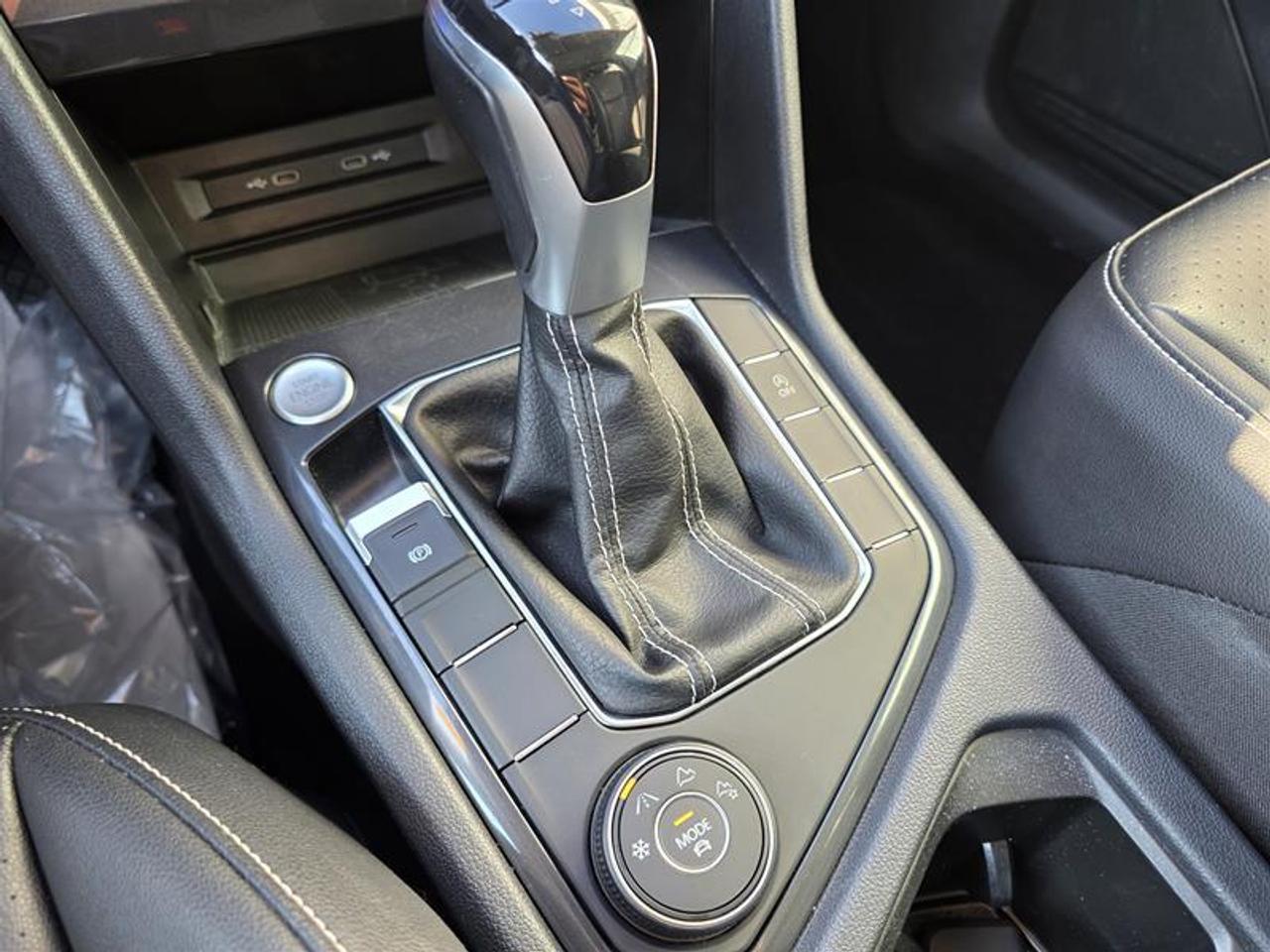 2022 Volkswagen Tiguan Comfortline 2.0T 8sp at w/Tip 4M Photo