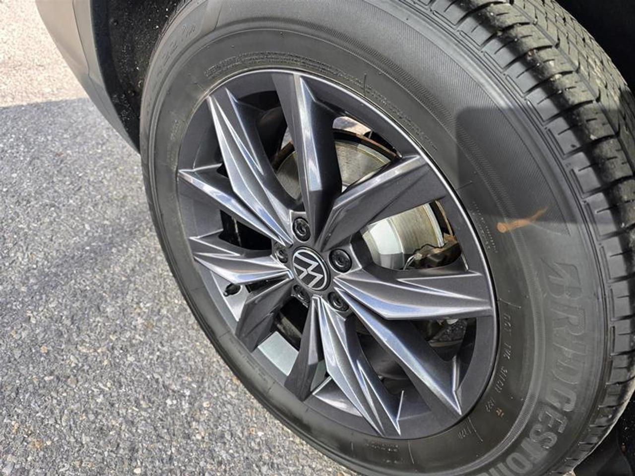 2022 Volkswagen Tiguan Comfortline 2.0T 8sp at w/Tip 4M Photo