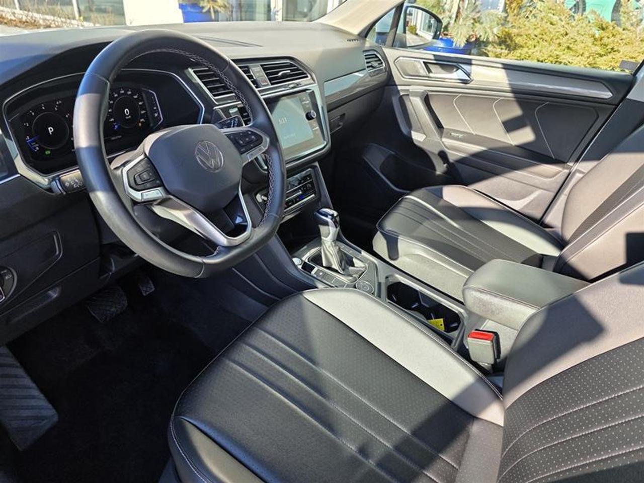 2022 Volkswagen Tiguan Comfortline 2.0T 8sp at w/Tip 4M Photo