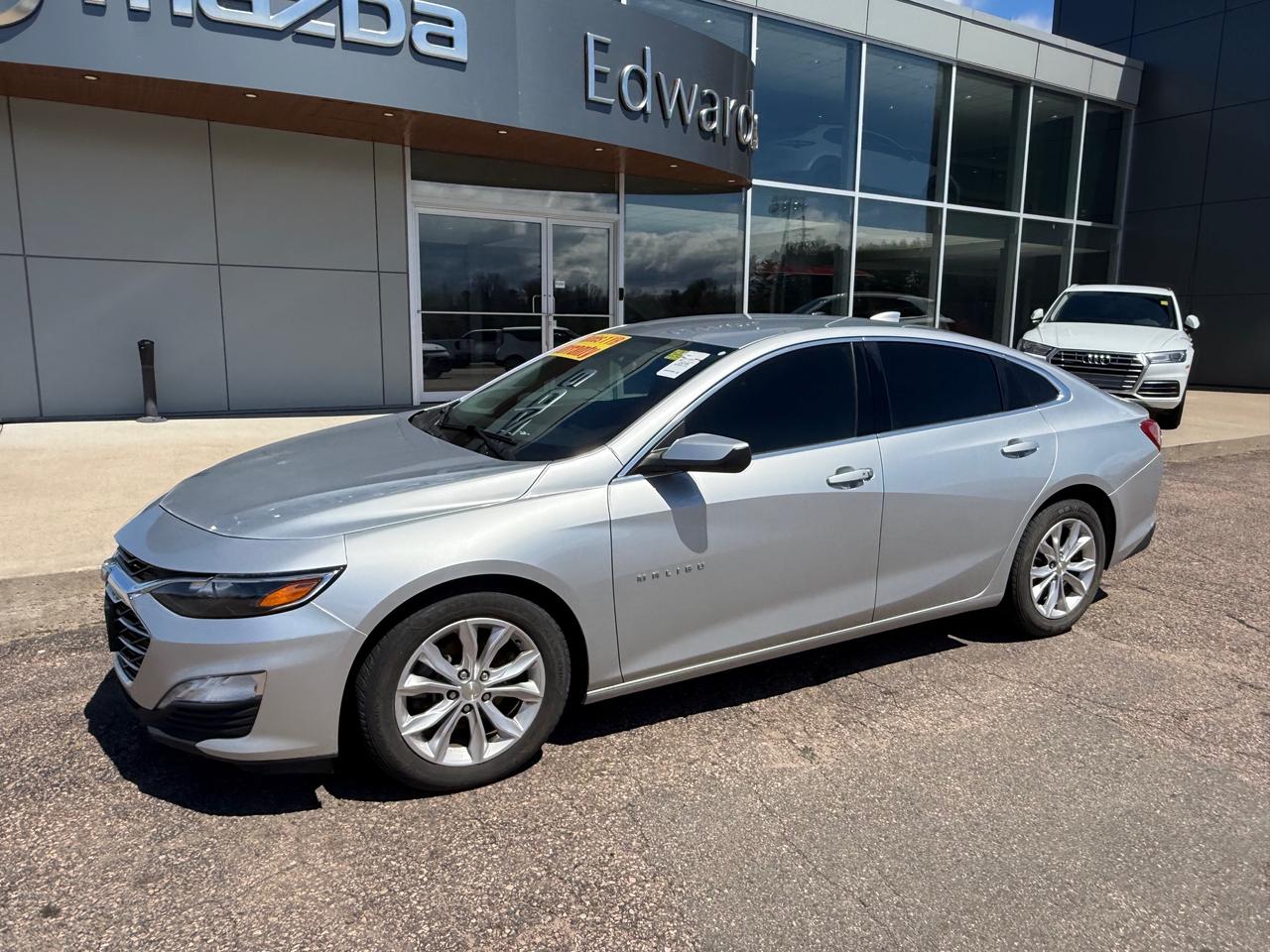 2019 Chevrolet Malibu LT 4dr SEDAN Photo