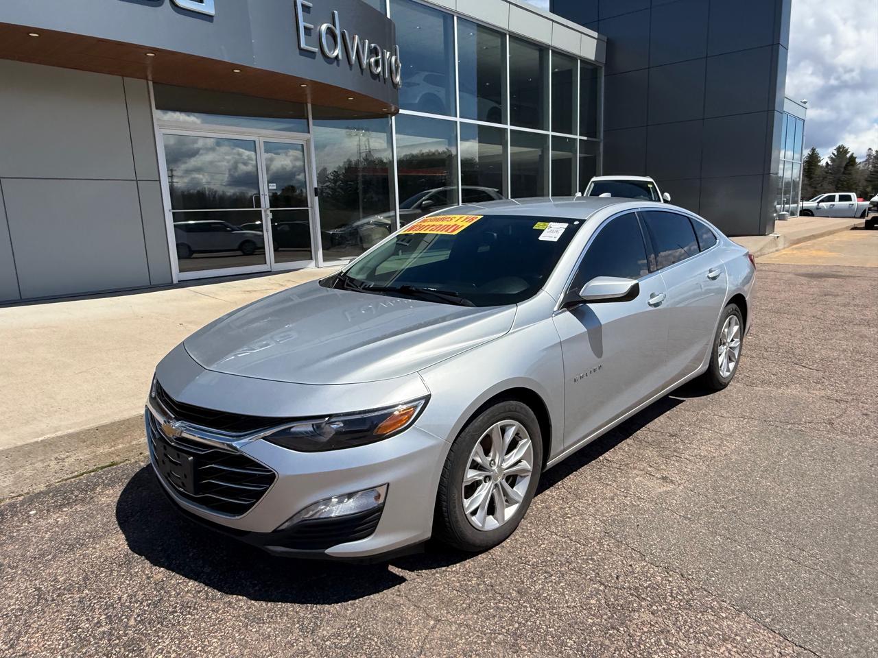 2019 Chevrolet Malibu LT 4dr SEDAN Photo3