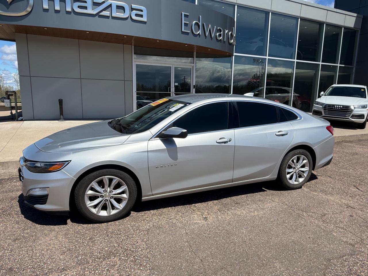 2019 Chevrolet Malibu LT 4dr SEDAN Photo