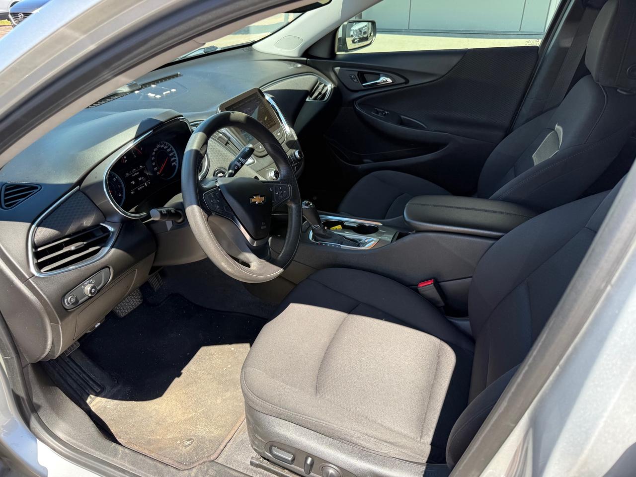 2019 Chevrolet Malibu LT 4dr SEDAN Photo