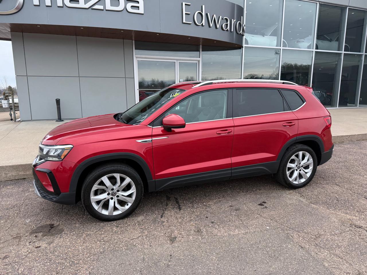 2022 Volkswagen Taos Comfortline 4dr All-Wheel Drive 4MOTION Photo