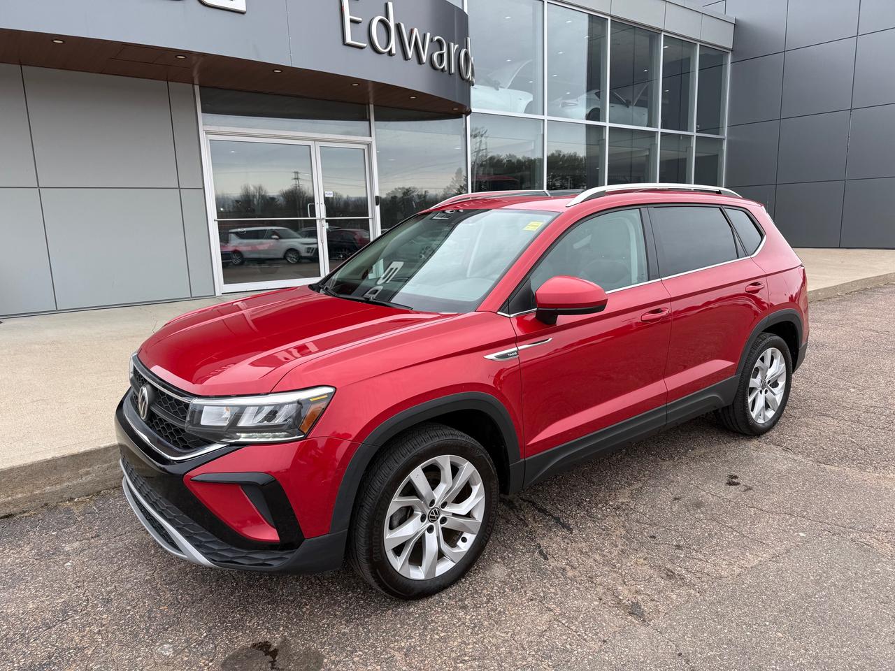 2022 Volkswagen Taos Comfortline 4dr All-Wheel Drive 4MOTION Photo2