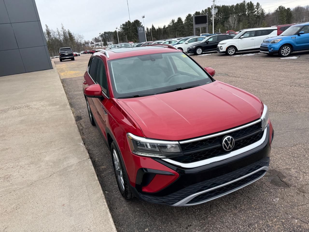 2022 Volkswagen Taos Comfortline 4dr All-Wheel Drive 4MOTION Photo