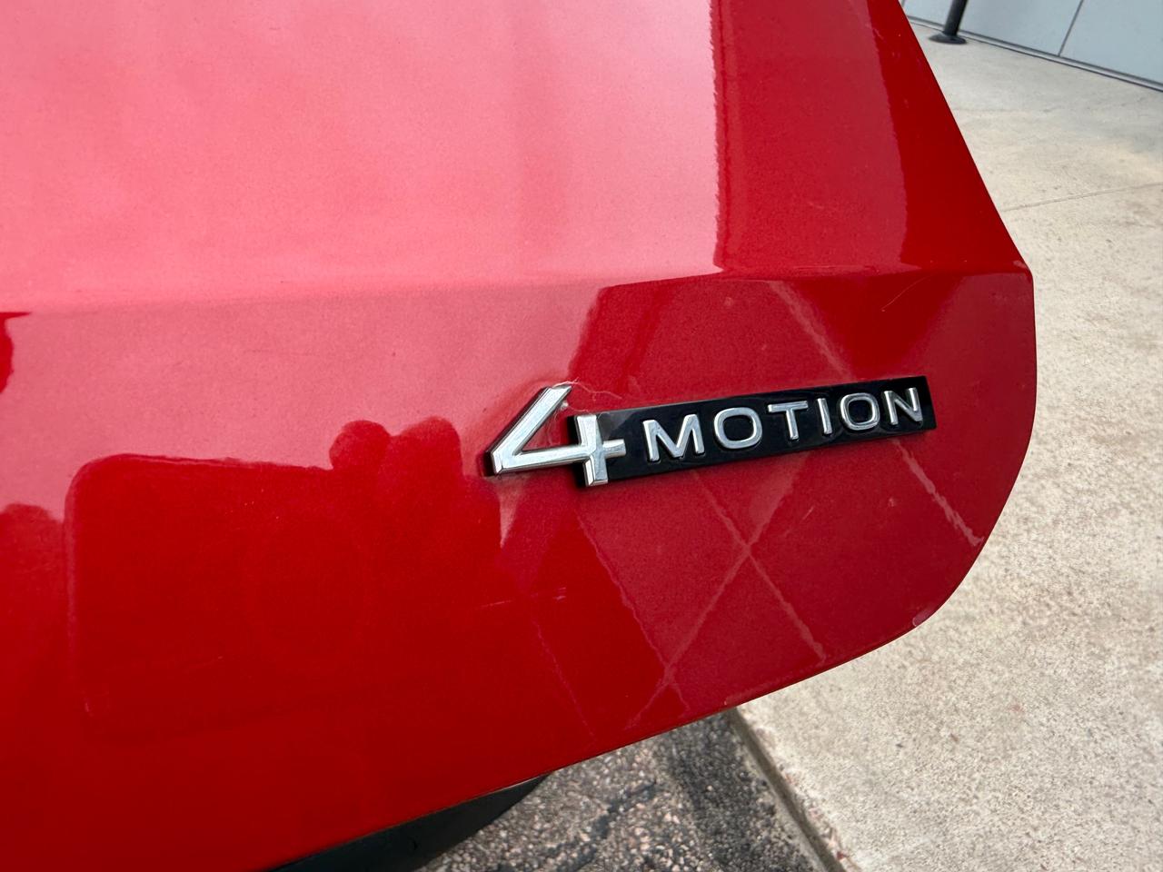 2022 Volkswagen Taos Comfortline 4dr All-Wheel Drive 4MOTION Photo