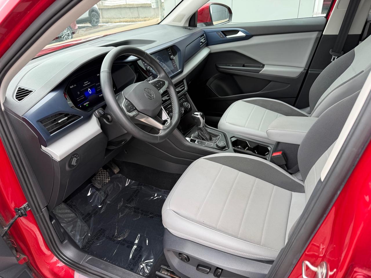 2022 Volkswagen Taos Comfortline 4dr All-Wheel Drive 4MOTION Photo