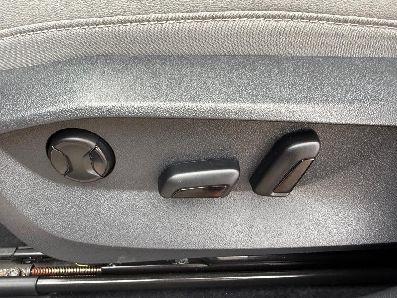 2022 Volkswagen Taos Comfortline 4dr All-Wheel Drive 4MOTION Photo