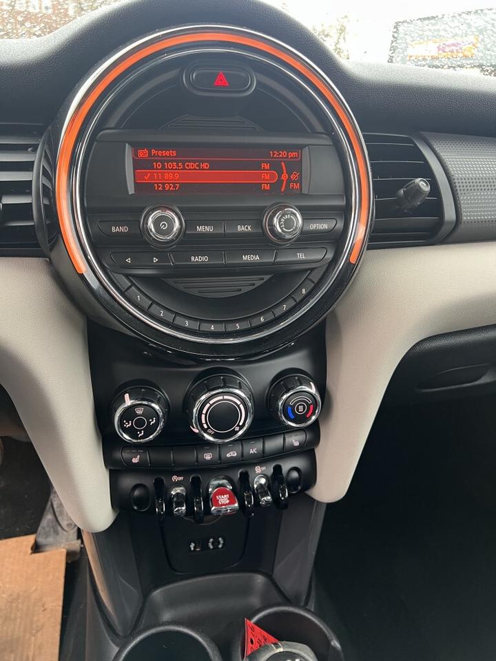 2016 MINI Cooper Hardtop 3dr Hatchback Photo