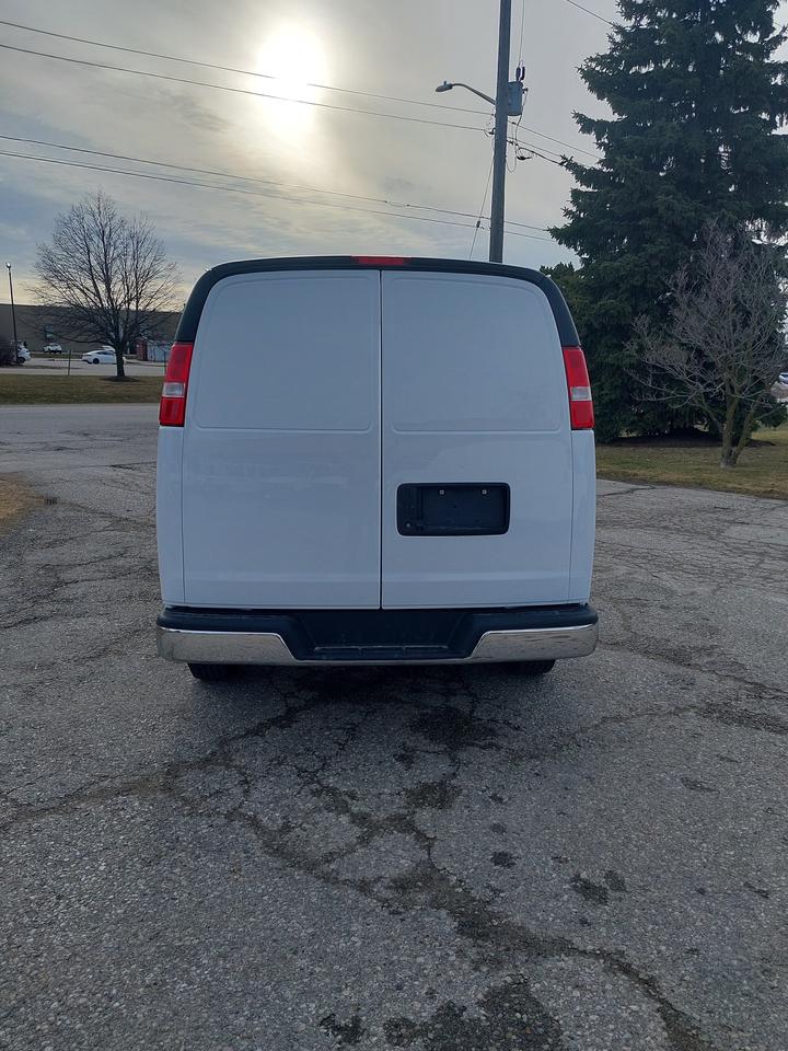2024 Chevrolet Express 2500 Extended Cargo Van Photo3
