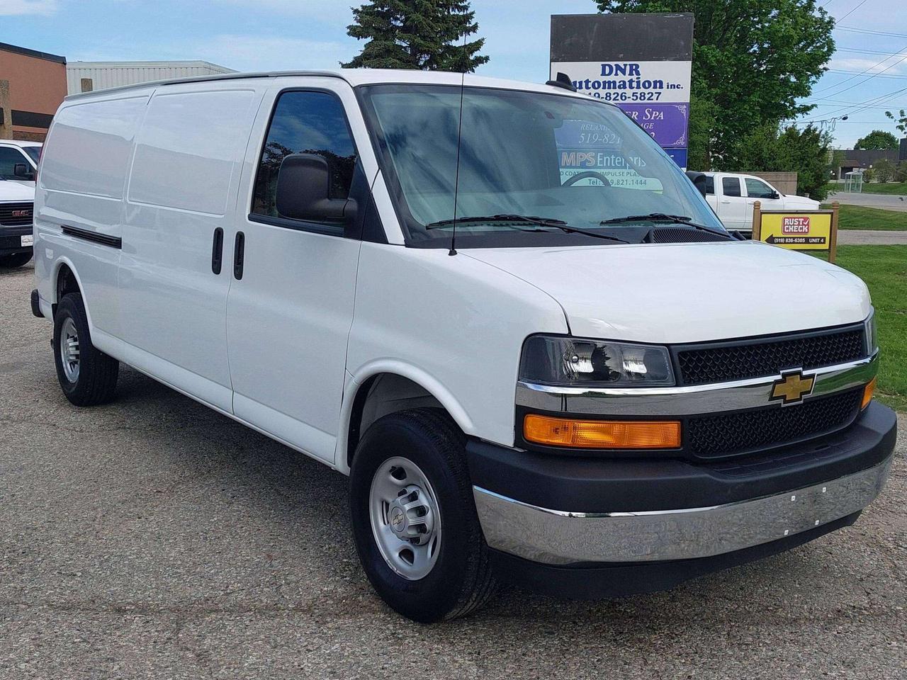 2024 Chevrolet Express 2500 Extended Cargo Van Photo