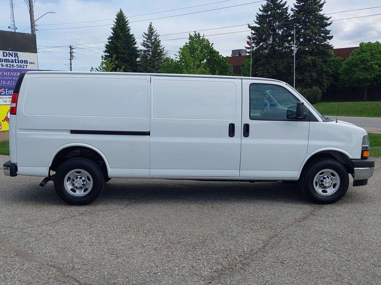 2024 Chevrolet Express 2500 Extended Cargo Van Photo
