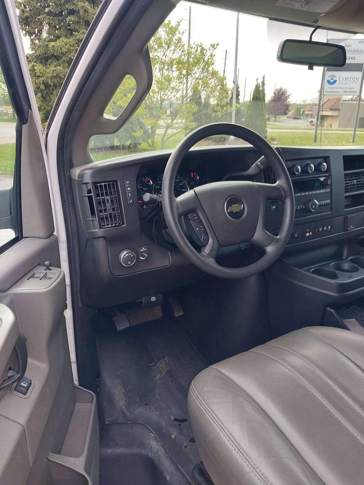 2024 Chevrolet Express 2500 Extended Cargo Van Photo