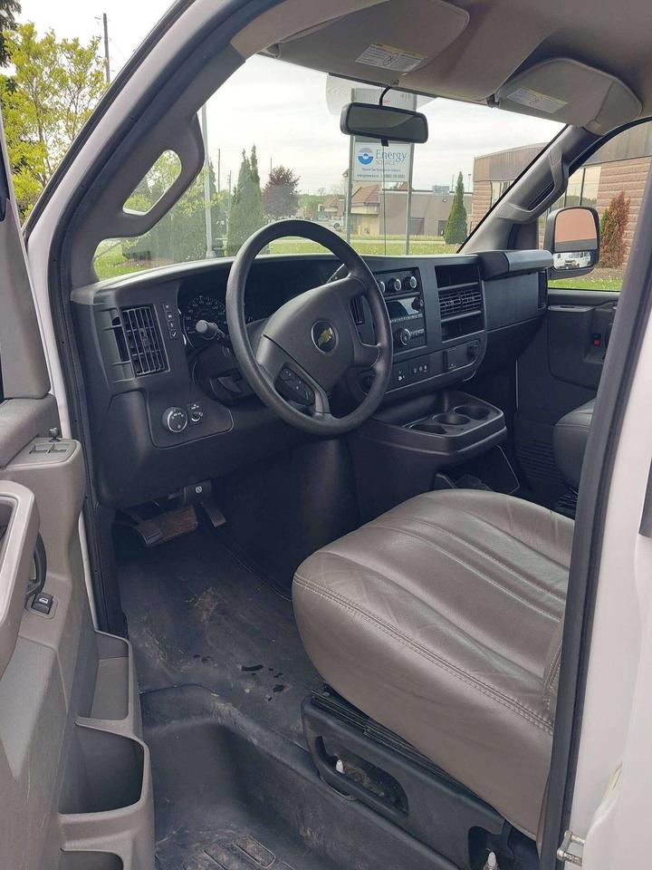 2024 Chevrolet Express 2500 Extended Cargo Van Photo