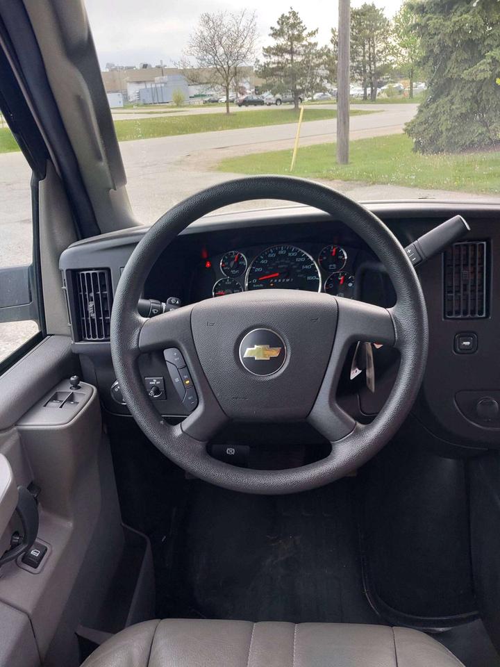 2024 Chevrolet Express 2500 Extended Cargo Van Photo