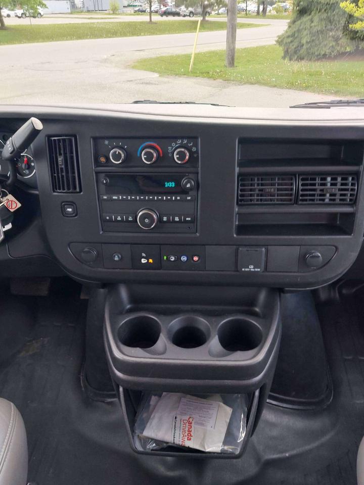 2024 Chevrolet Express 2500 Extended Cargo Van Photo
