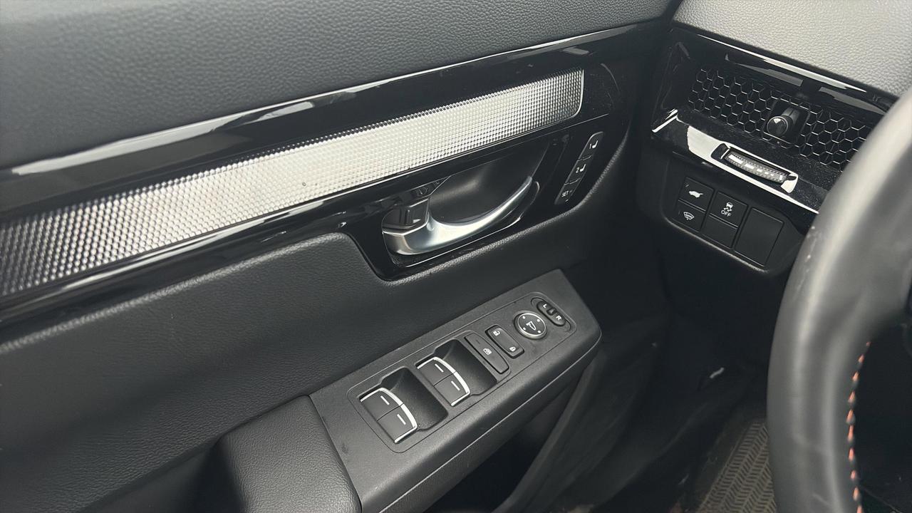 2024 Honda CR-V Hybrid Touring AWD Photo