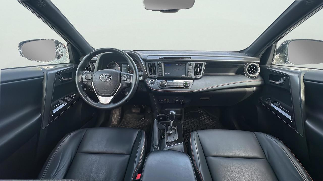 2018 Toyota RAV4 AWD SE Photo