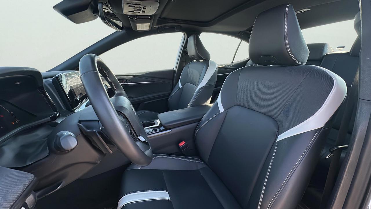 2025 Toyota Camry SE CVT Photo