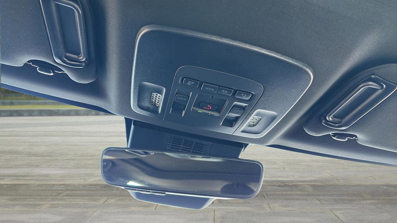 2025 Toyota Camry SE CVT Photo