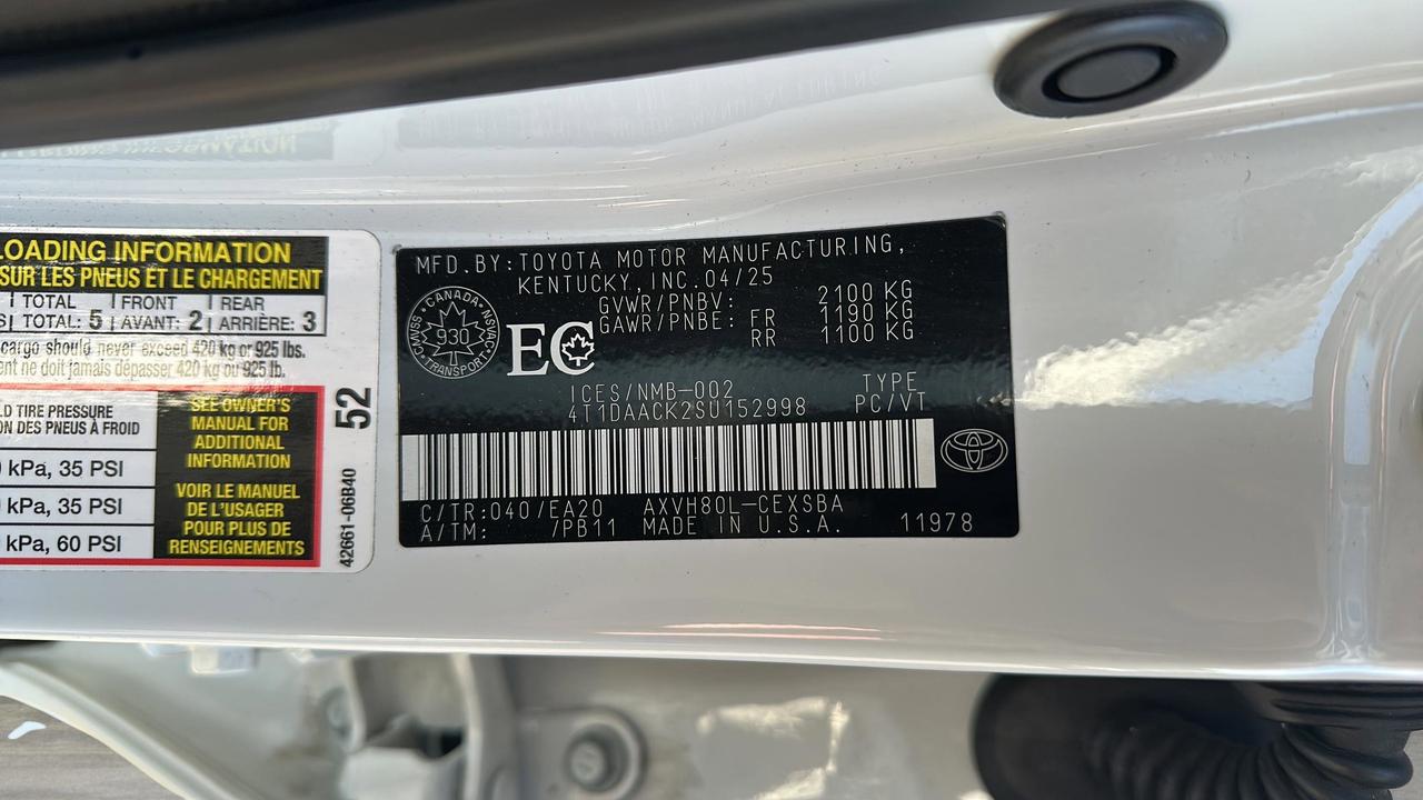 2025 Toyota Camry SE CVT Photo