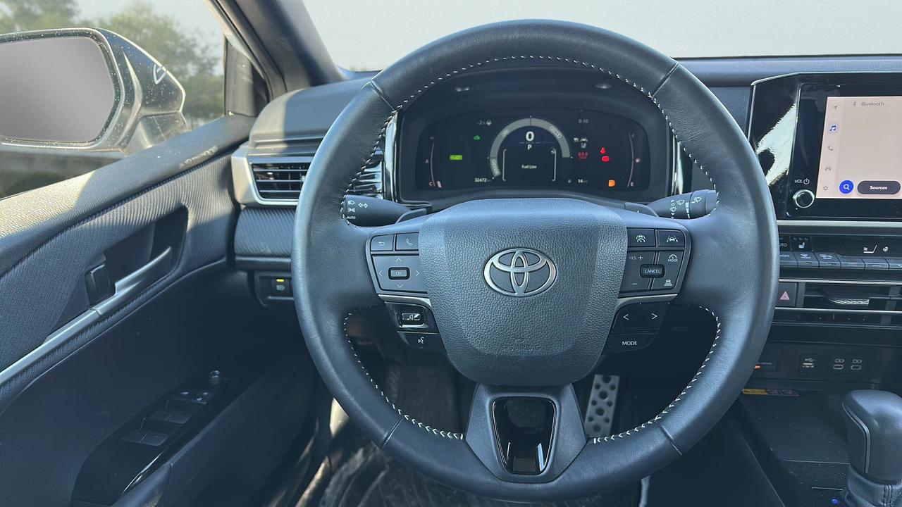 2025 Toyota Camry SE CVT Photo