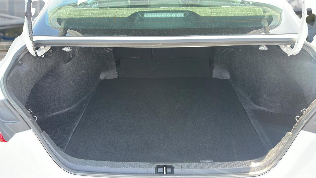 2025 Toyota Camry SE CVT Photo