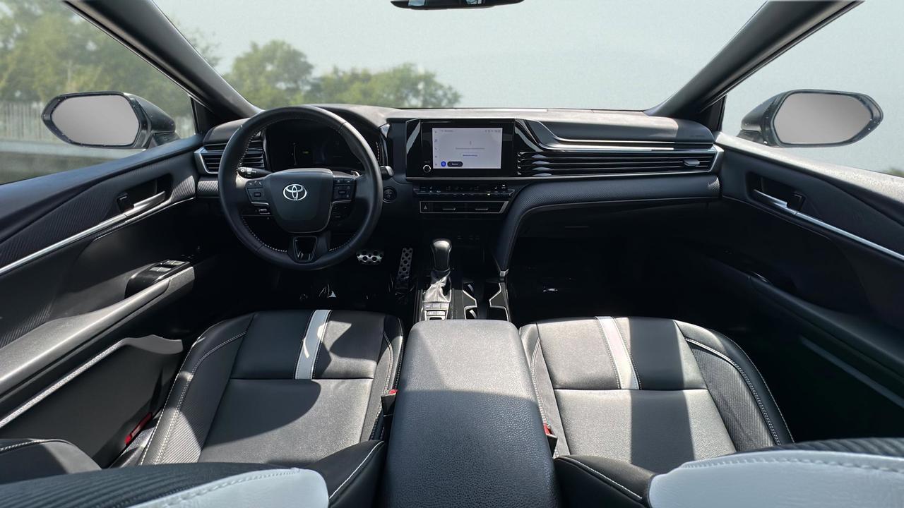2025 Toyota Camry SE CVT Photo