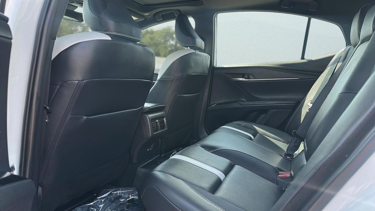 2025 Toyota Camry SE CVT Photo