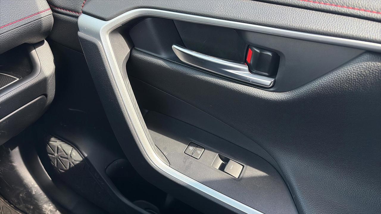 2025 Toyota RAV4 Plug-In Hybrid  Photo