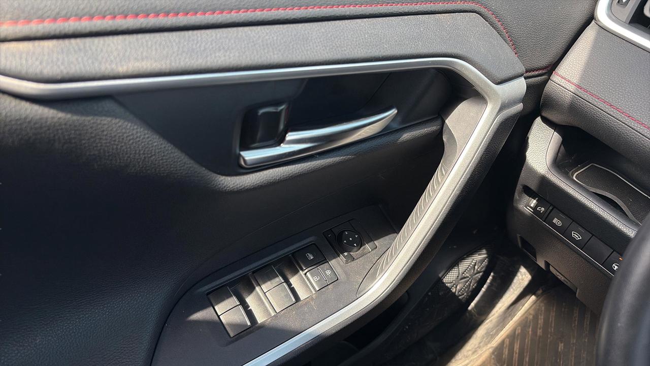 2025 Toyota RAV4 Plug-In Hybrid  Photo