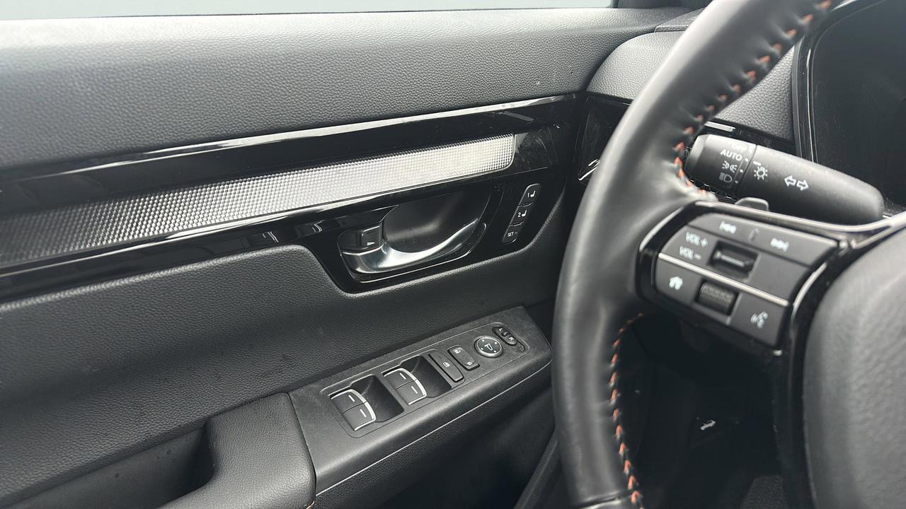 2025 Honda CR-V Hybrid Touring AWD Photo