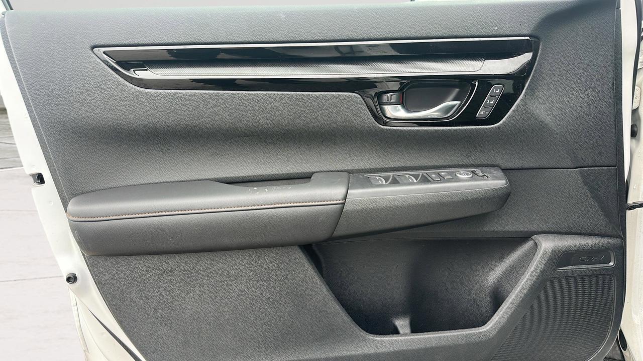 2025 Honda CR-V Hybrid Touring AWD Photo
