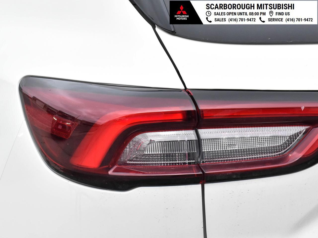 2024 Ford Escape Awd , heated front seats ,alloy rim ,rear camera . Photo