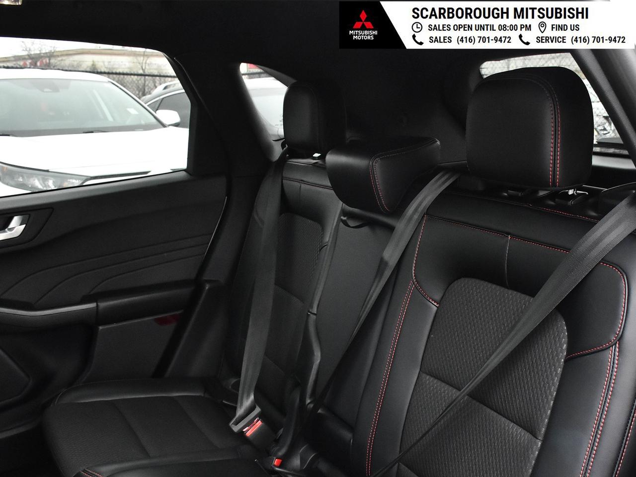 2024 Ford Escape Awd , heated front seats ,alloy rim ,rear camera . Photo