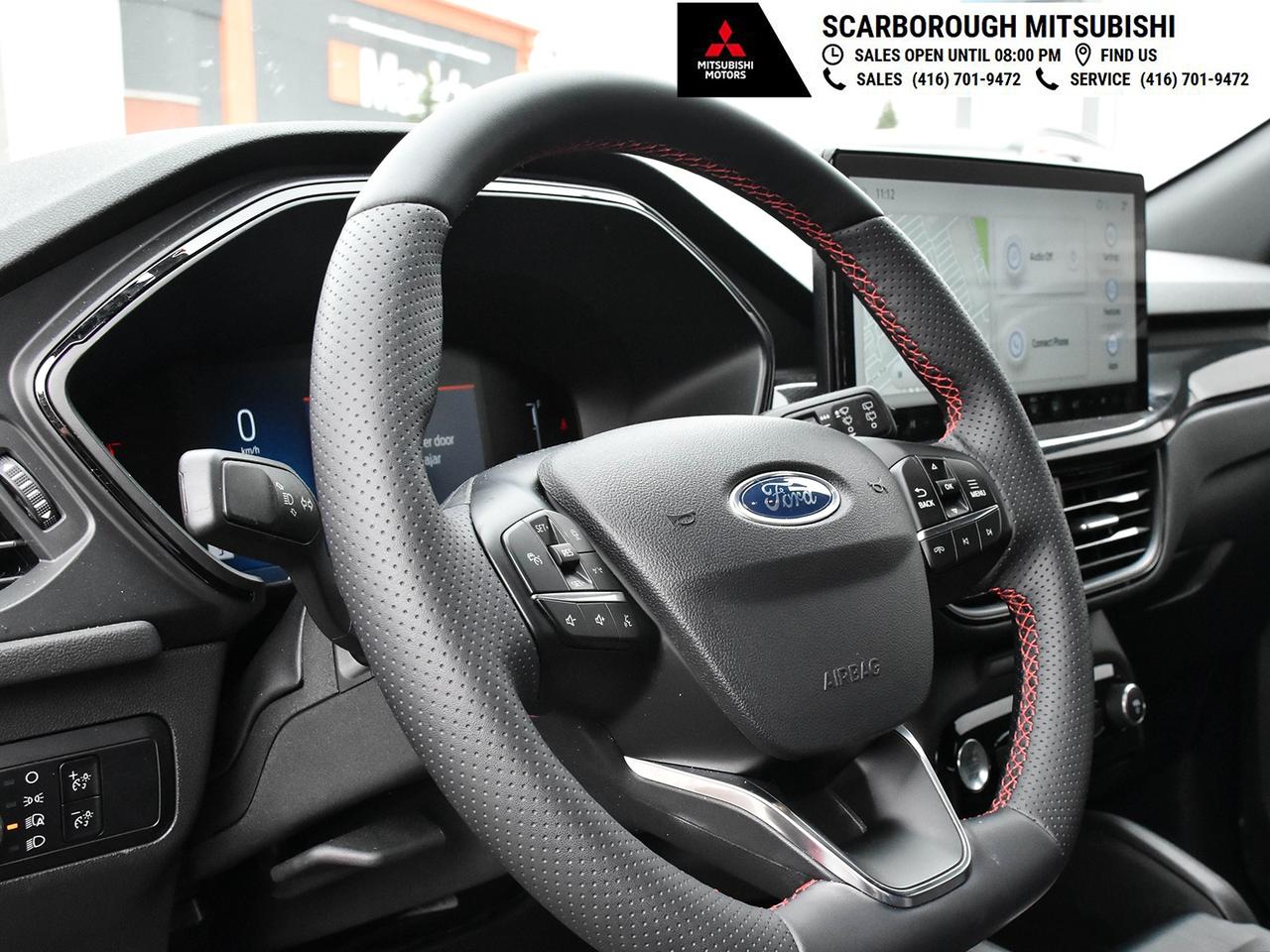 2024 Ford Escape Awd , heated front seats ,alloy rim ,rear camera . Photo