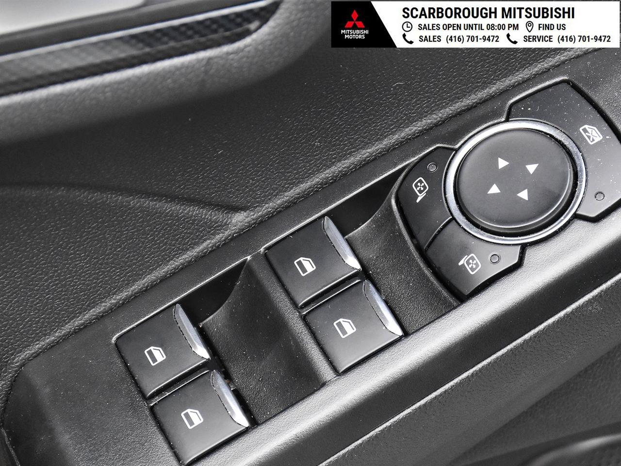 2024 Ford Escape Awd , heated front seats ,alloy rim ,rear camera . Photo