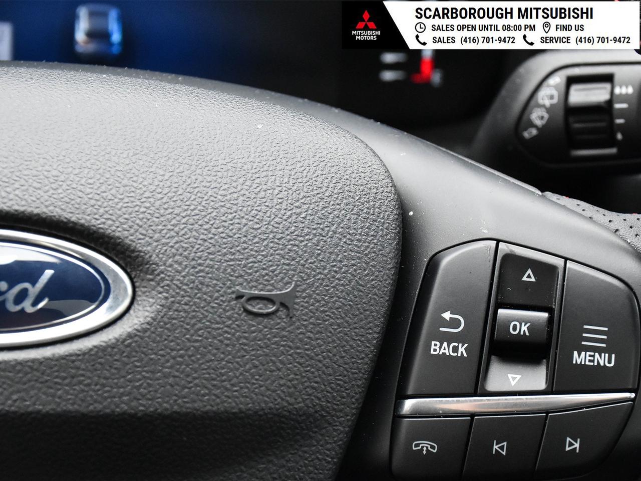 2024 Ford Escape Awd , heated front seats ,alloy rim ,rear camera . Photo