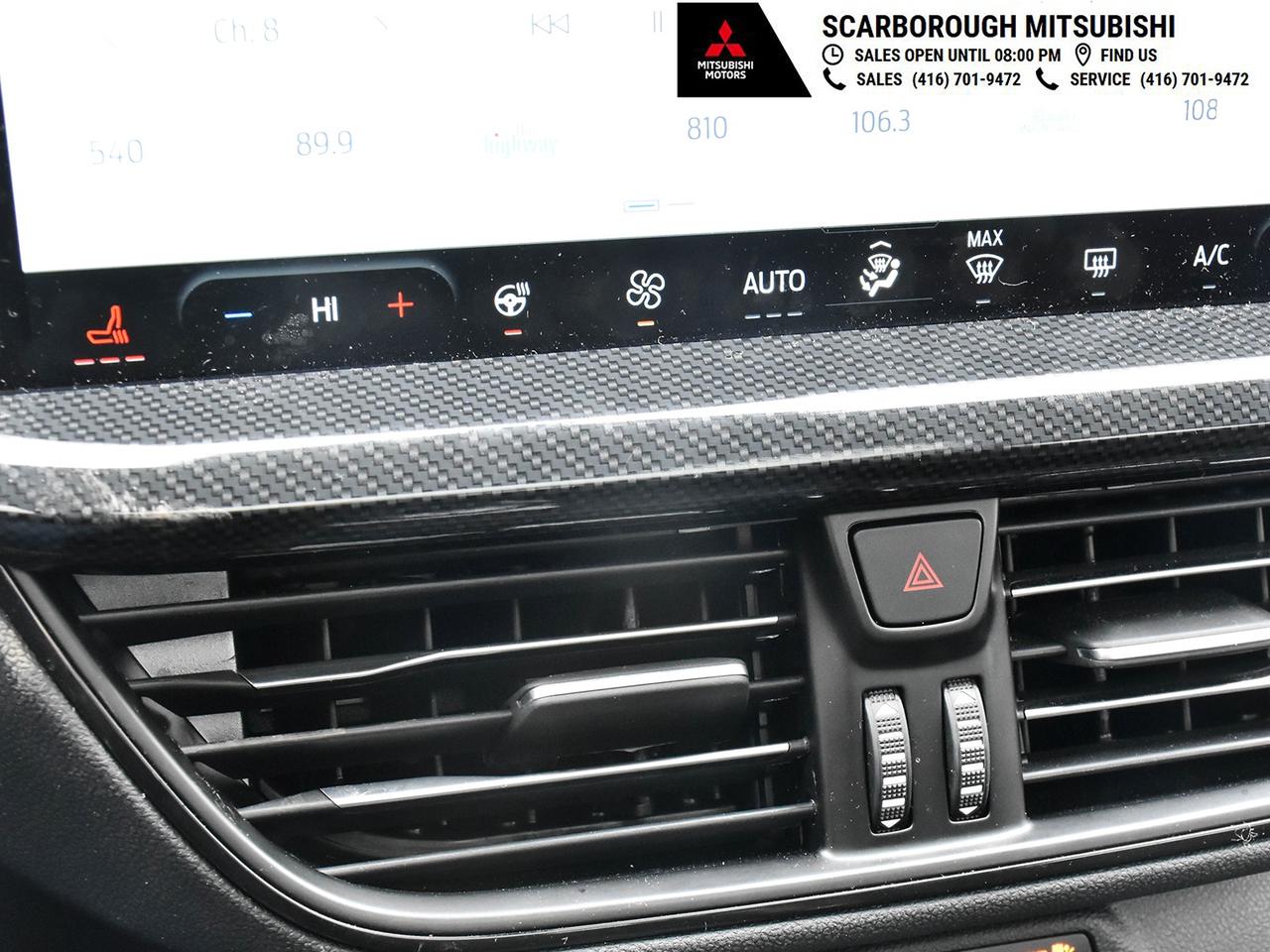 2024 Ford Escape Awd , heated front seats ,alloy rim ,rear camera . Photo